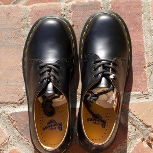 Dr. Martens, brand new 1461 Smooth Leather Oxford